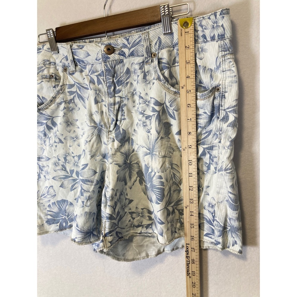 Tropical Coastal Faded Glory Womens 16 Blue White Floral Pinstripe Shorts - Picture 5 of 8